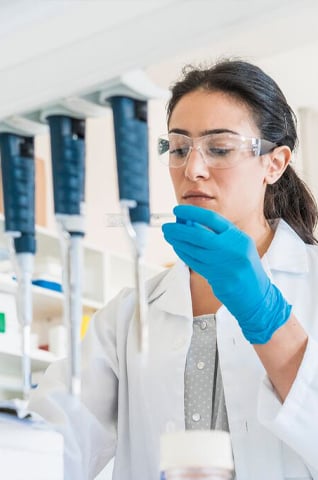 178_Female-scientist-pill-fill