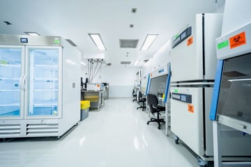 Website Featured_JPG-5595_Custom Photo_BSL-3 laboratory