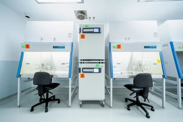 Website Featured_JPG-5596_Custom Photo_BSCs and incubators in BSL-3 laboratory