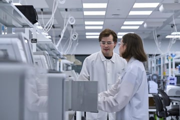 3670_Custom Photo_Laboratory professionals