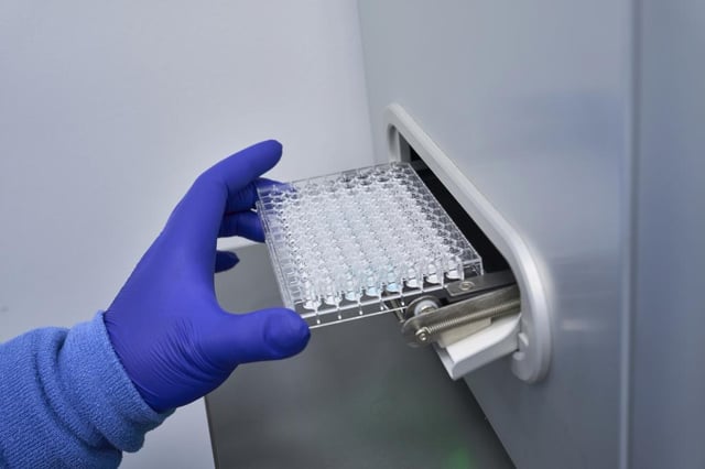 3750_Custom Photo_Analyzing lab results