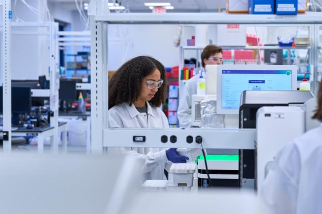 MHC-associated peptide proteomics (MAPPs) for immunogenicity
